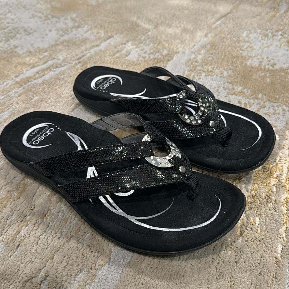 Abeo Women Shoes Sandals Wedge Slide Thong Black Size 6.5 EUC black and silver